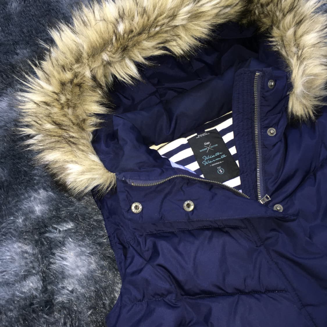 투티/ 0127 GAP 아웃도어 에디션 퍼후드 패딩조끼 상품이미지3