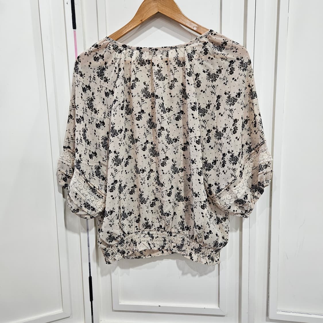 잔꽃무늬 레이스 블라우스 상품이미지4