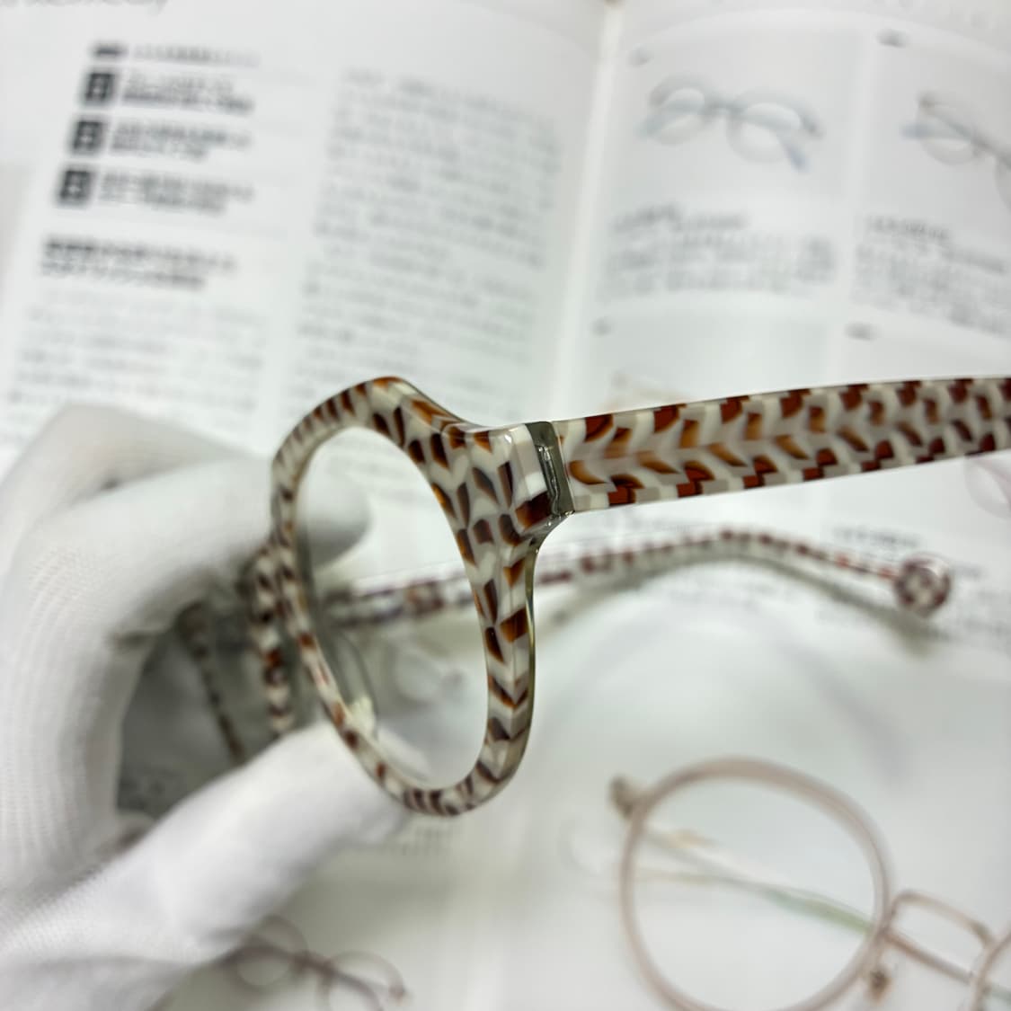 L.A. Eyeworks 엘에이 아이웍스 뿔테 안경 상품이미지3