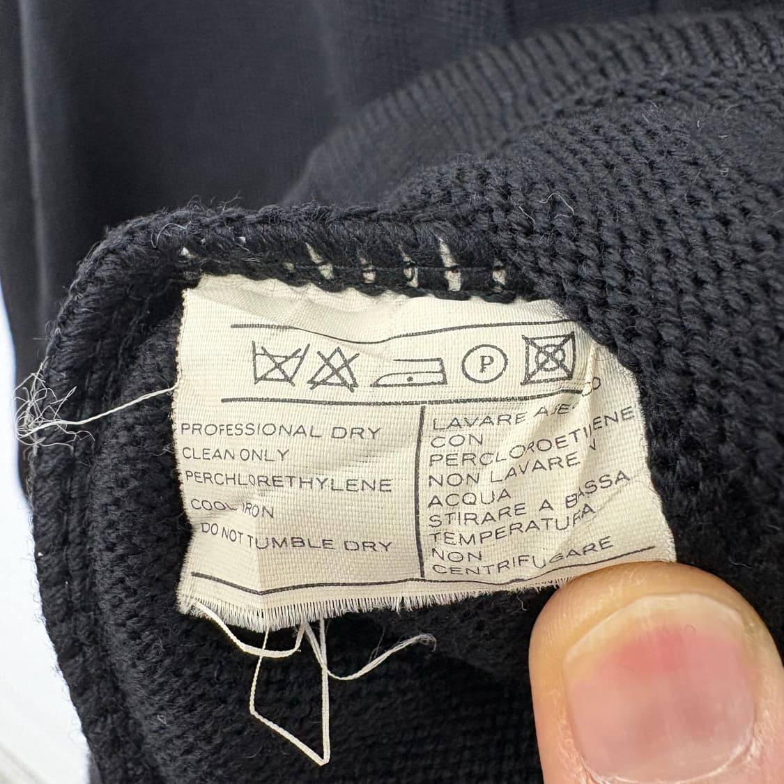 페라가모 블랙 금장 장식 가디건 여/XS 상품이미지6