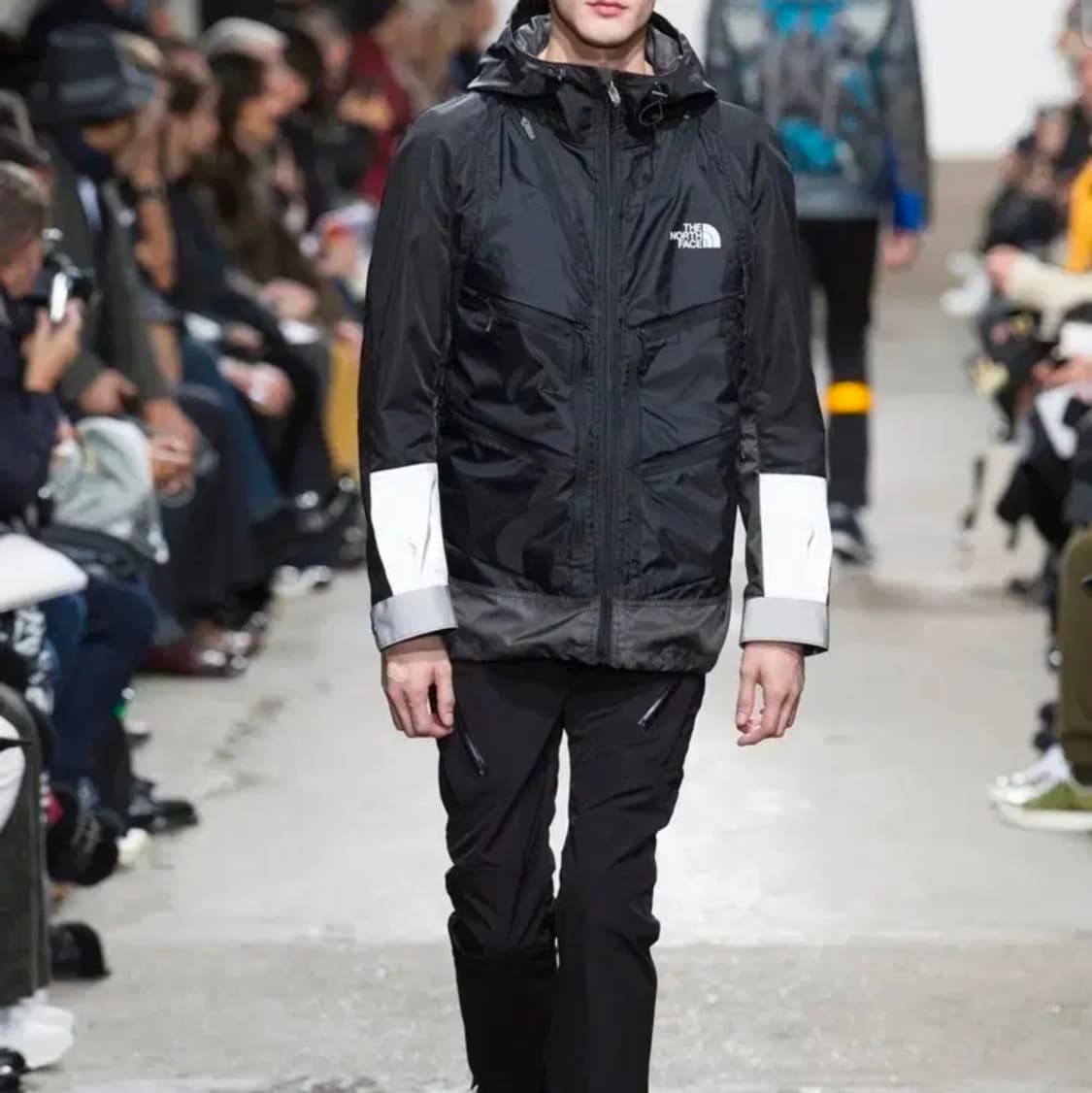 준야 와타나베 노스페이스 카리모어 백팩 자켓 상품이미지1