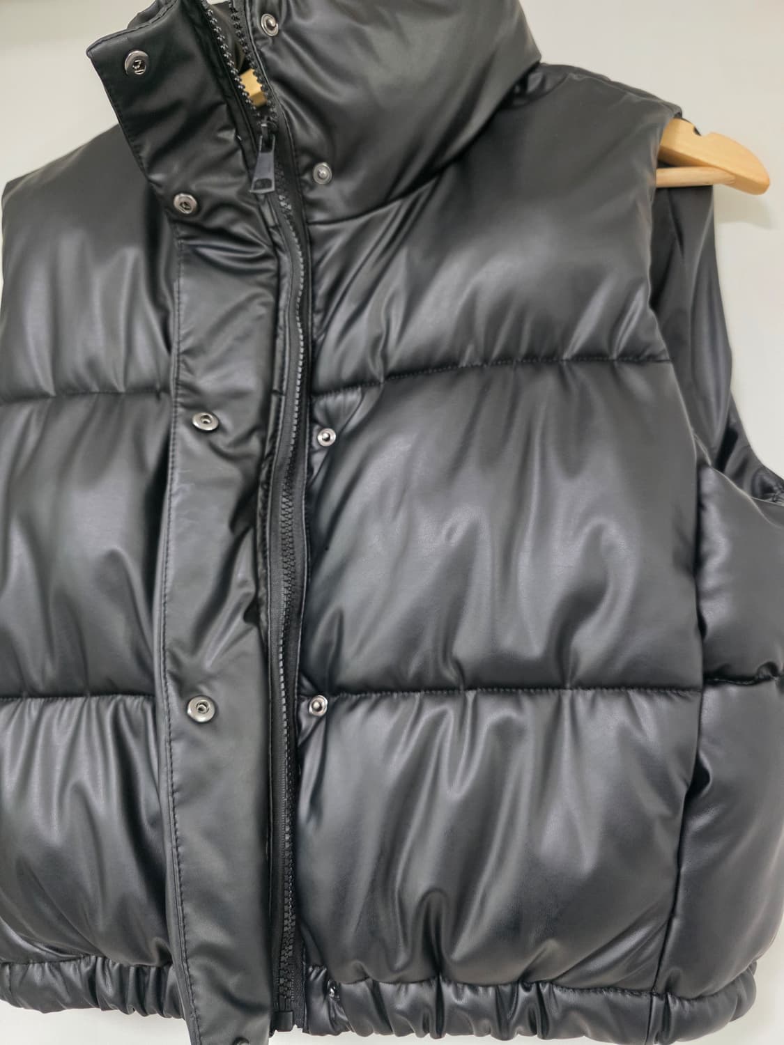 자라 ZARA 페이크레더 패딩 베스트 M 사이즈ㅡ실사입니다 상품이미지4