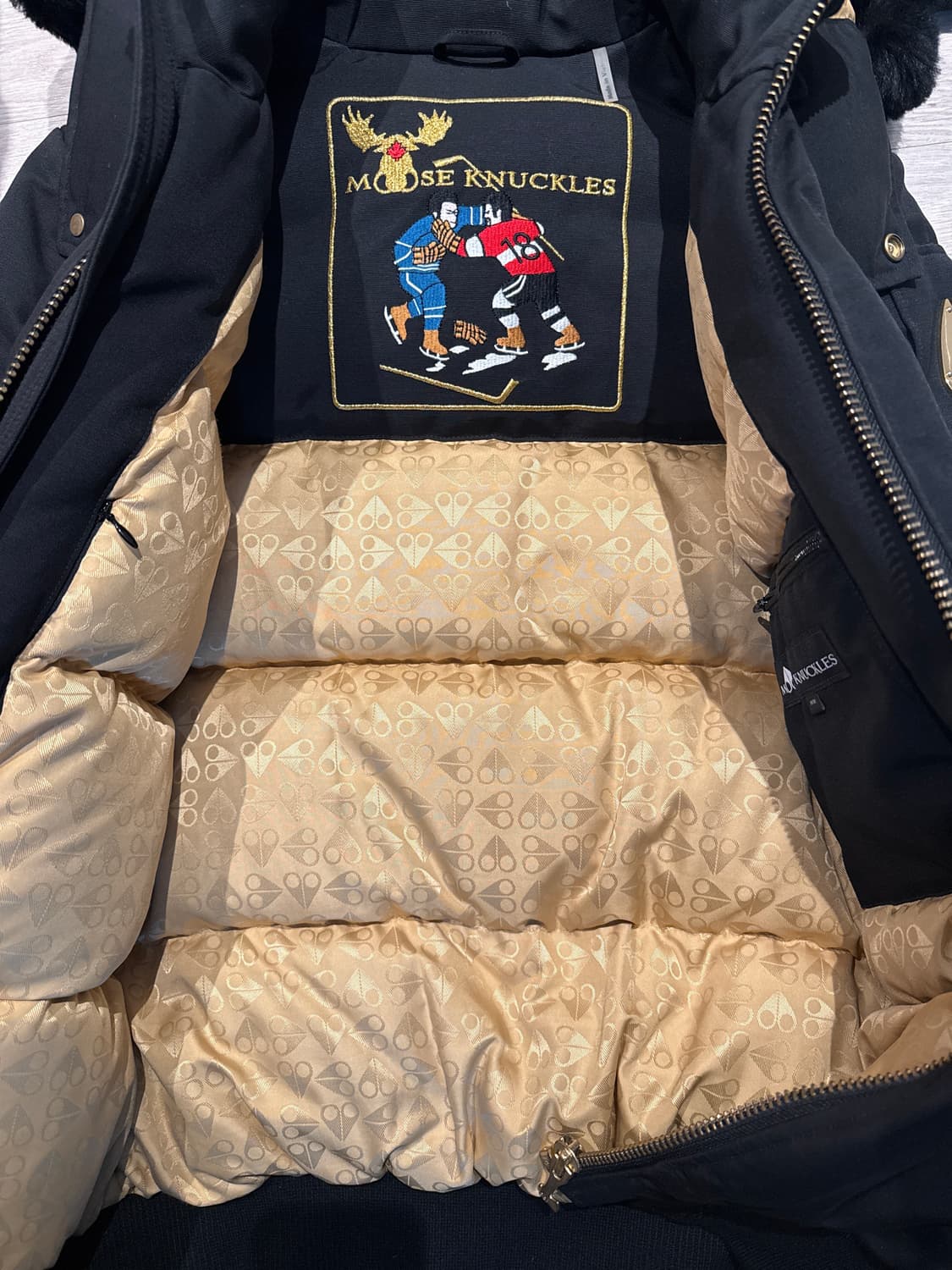 무스너클 발라스틱 붐버 블랙 패딩 금장 상품이미지7