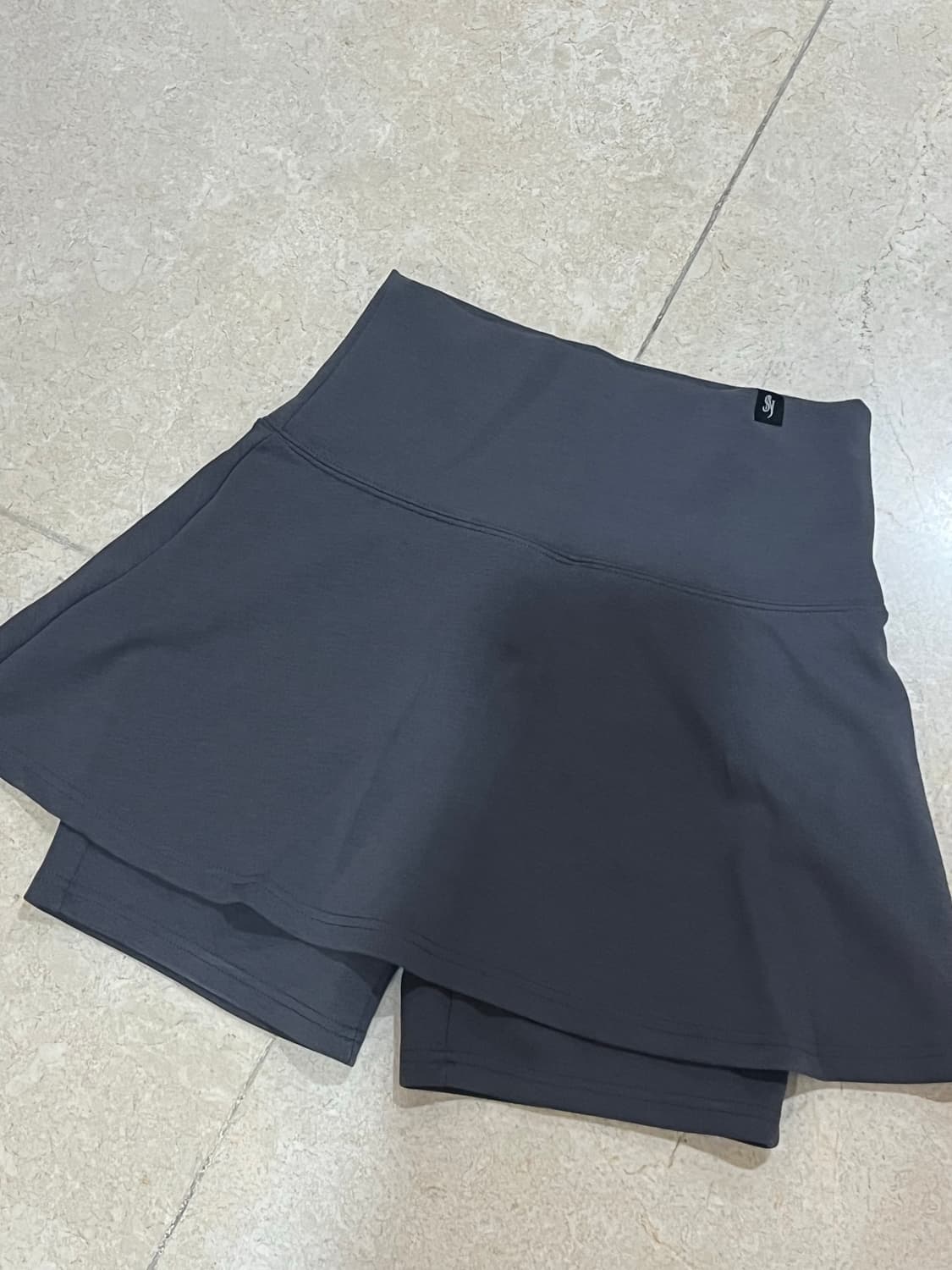 시너진 스커트팬츠 스커트쇼츠 차콜 상품이미지2