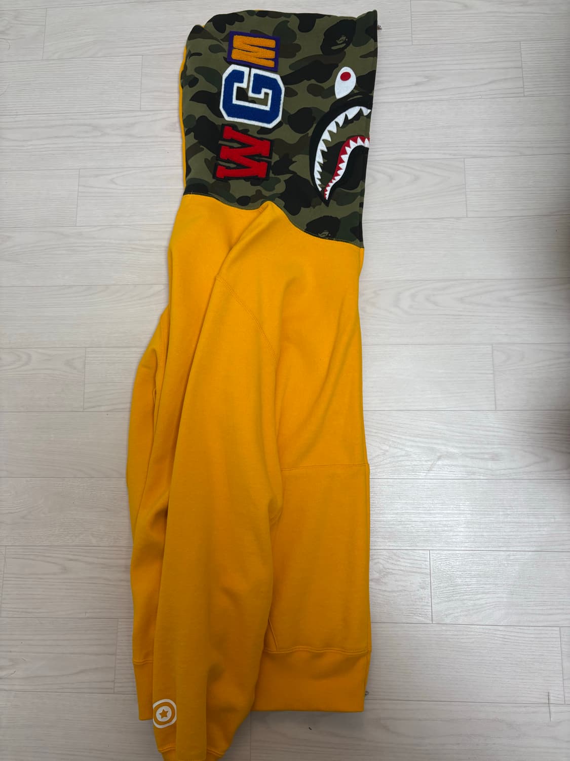 [2XL] 베이프 샤크후드집업 옐로우 카모 판매합니다. 상품이미지2