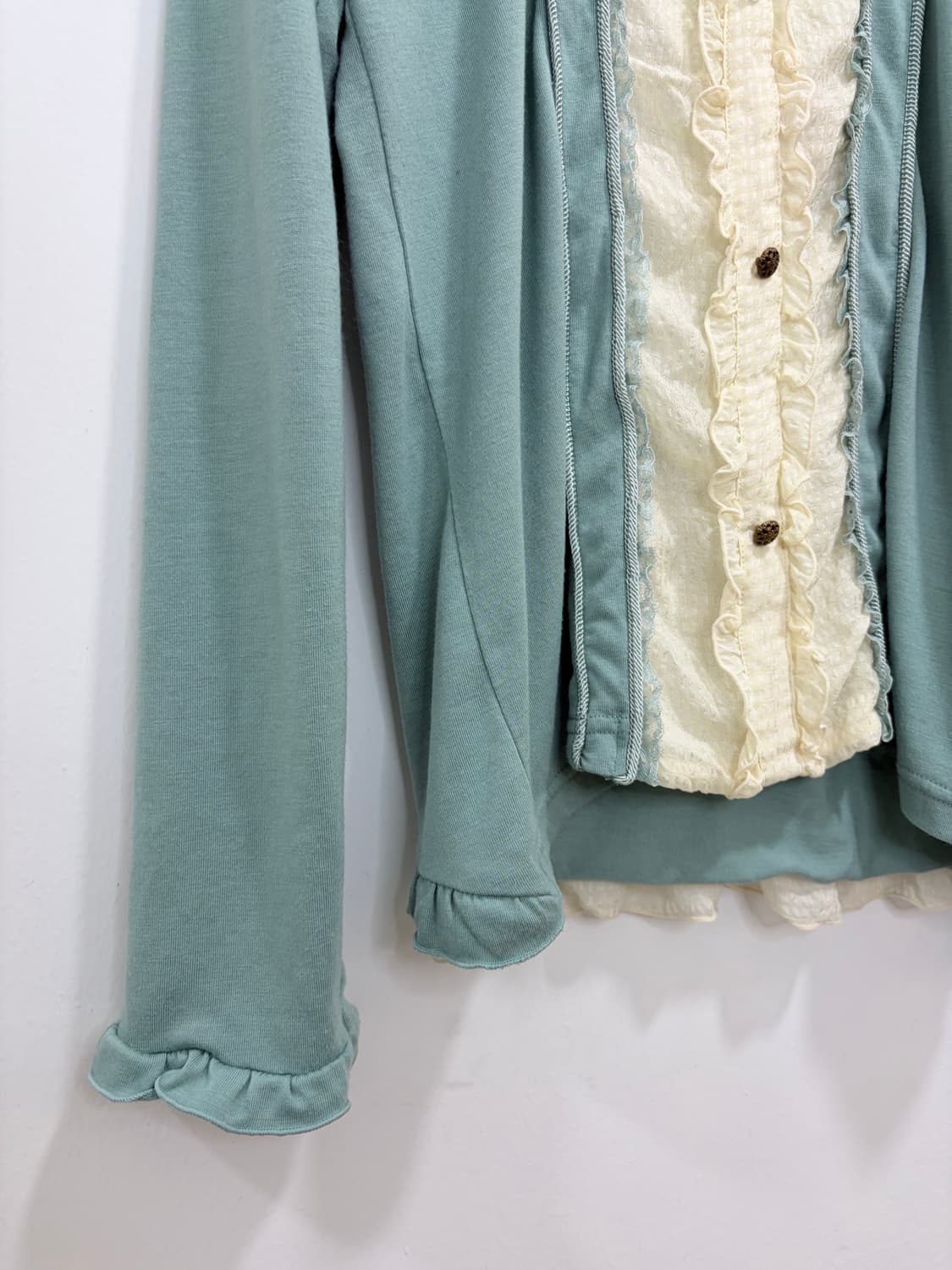 엑시즈팜 민트 크림 프릴 티셔츠 상품이미지6