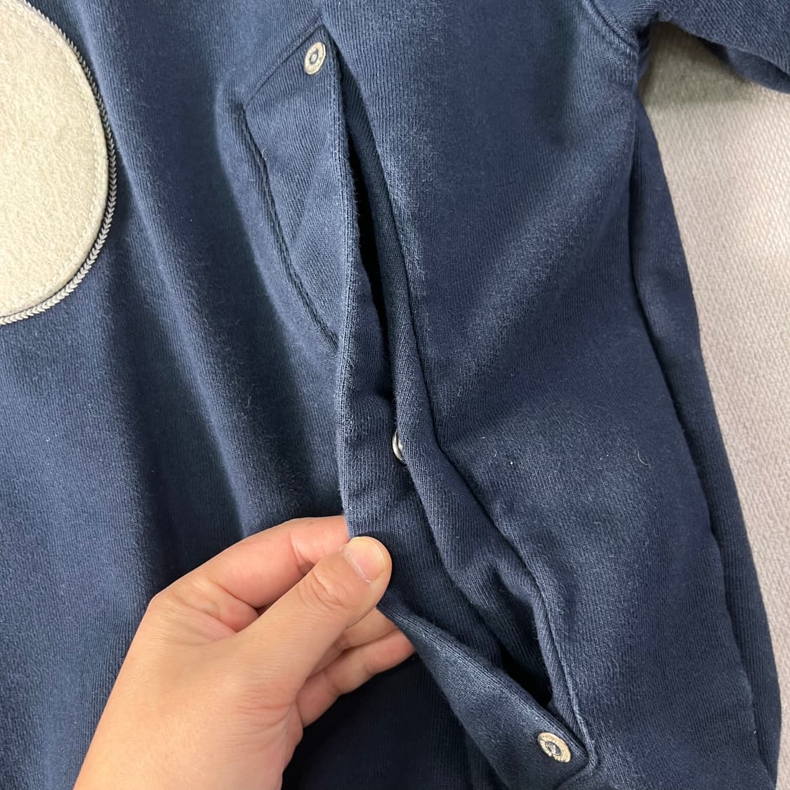 100 세터 아플리케 리벳 후드티 상품이미지4