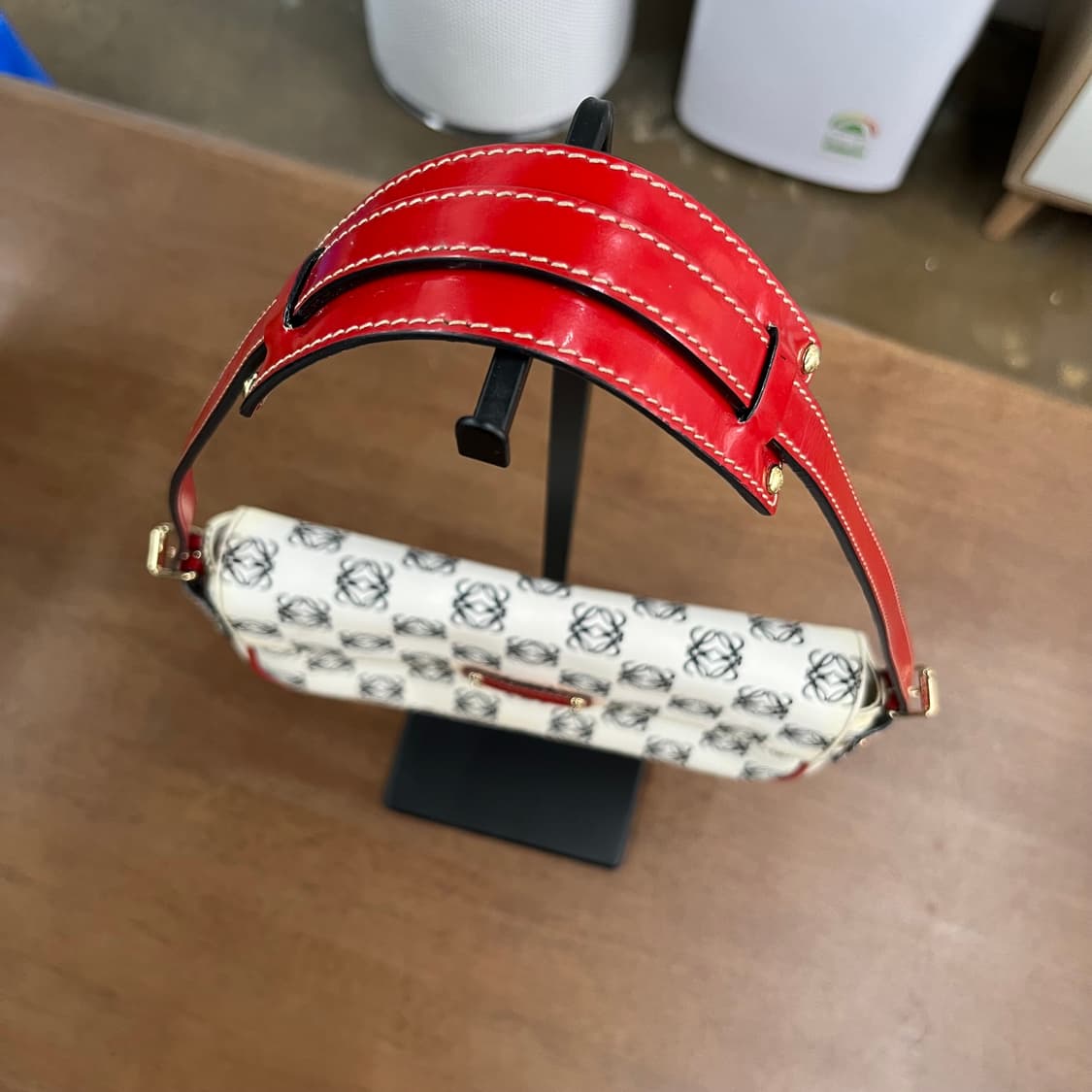 로에베 아나그램 숄더백 상품이미지2