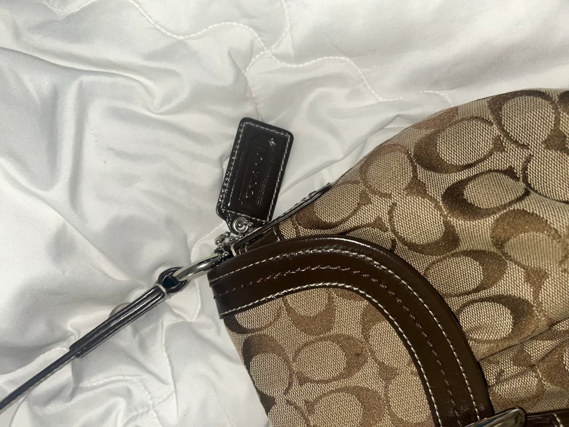 코치 소호 시그니처 숄더백 상품이미지2