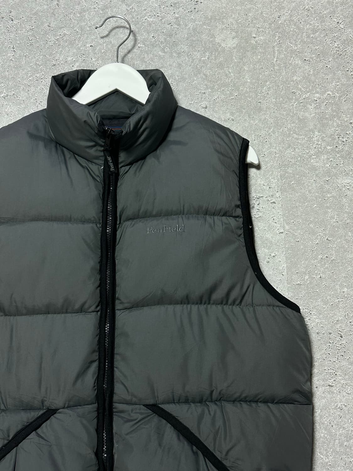 펜필드 PenField 차콜 베스트 패딩 상품이미지2