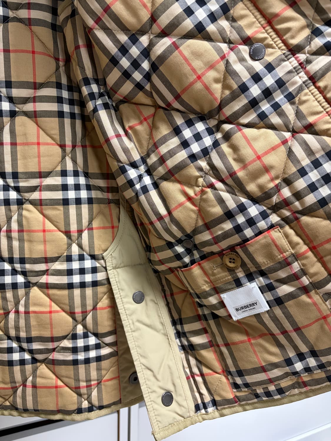 [2회착용] 버버리 여성용 퀼팅 자켓 XS 상품이미지6