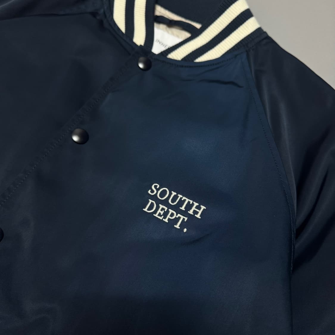 INHERIT 블루컬러 스펠링 자수로고 폴리에스터 스타디움 자켓 상품이미지4