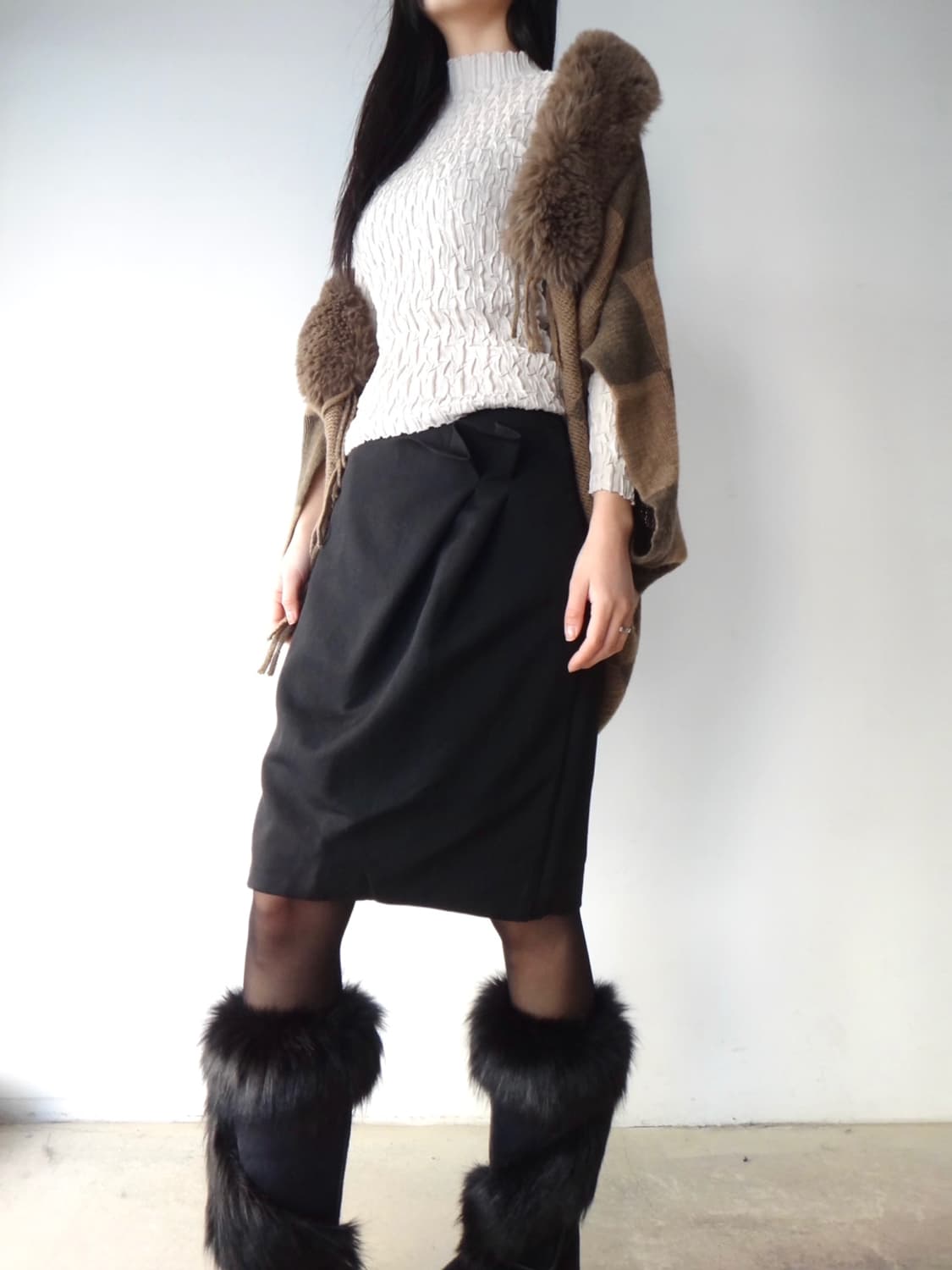 Grid fur poncho / brown 상품이미지7