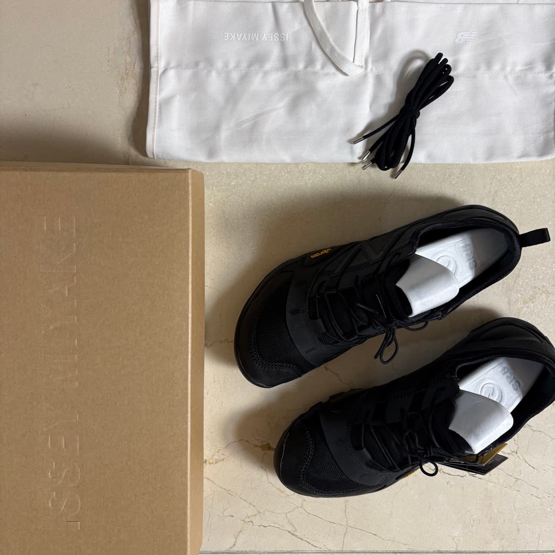New Balance x Issey Miyake MT10O Black 상품이미지2