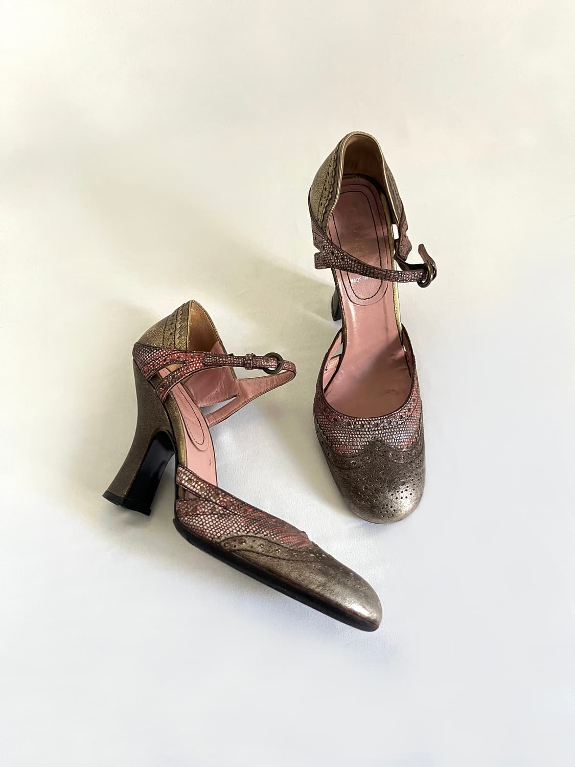 MiuMiu 2000’s pink gold heels 상품이미지2