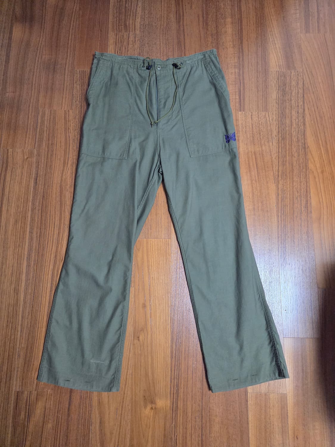 니들스 카키색 퍼티그 팬츠 상품이미지1