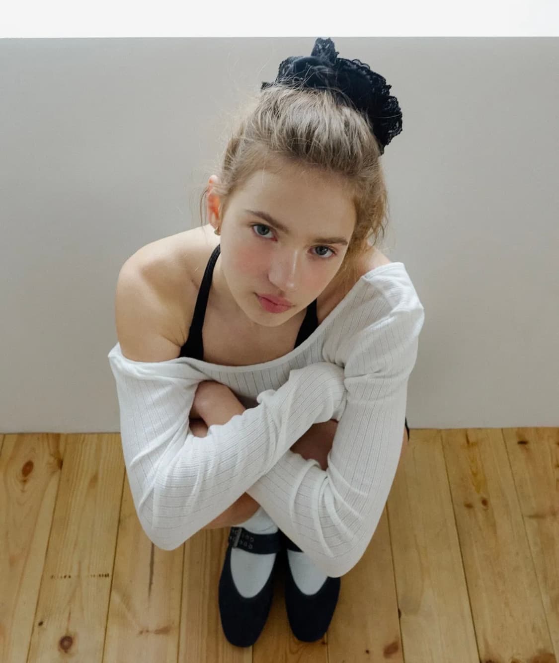 레터프롬문 레터즈 투웨이 슬림 티셔츠 롱슬리브딥유넥백트임발레코어원오프숄더 상품이미지4