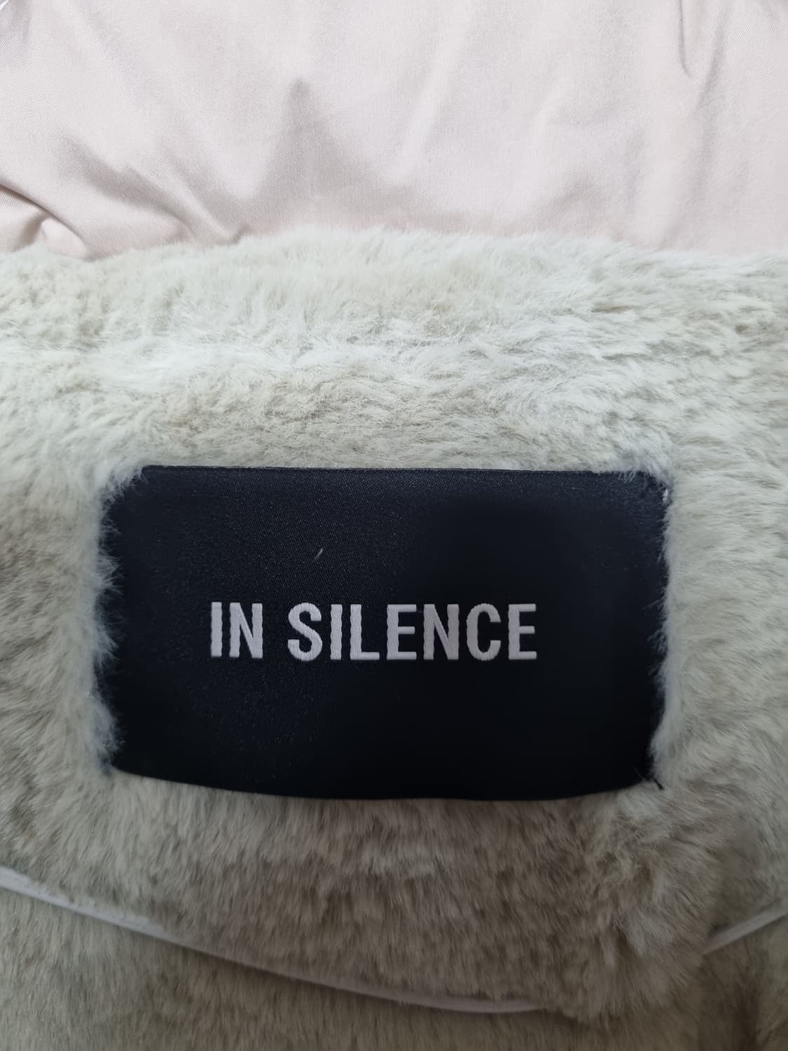 인사일런스 남성 구스 숏패딩  상품이미지3