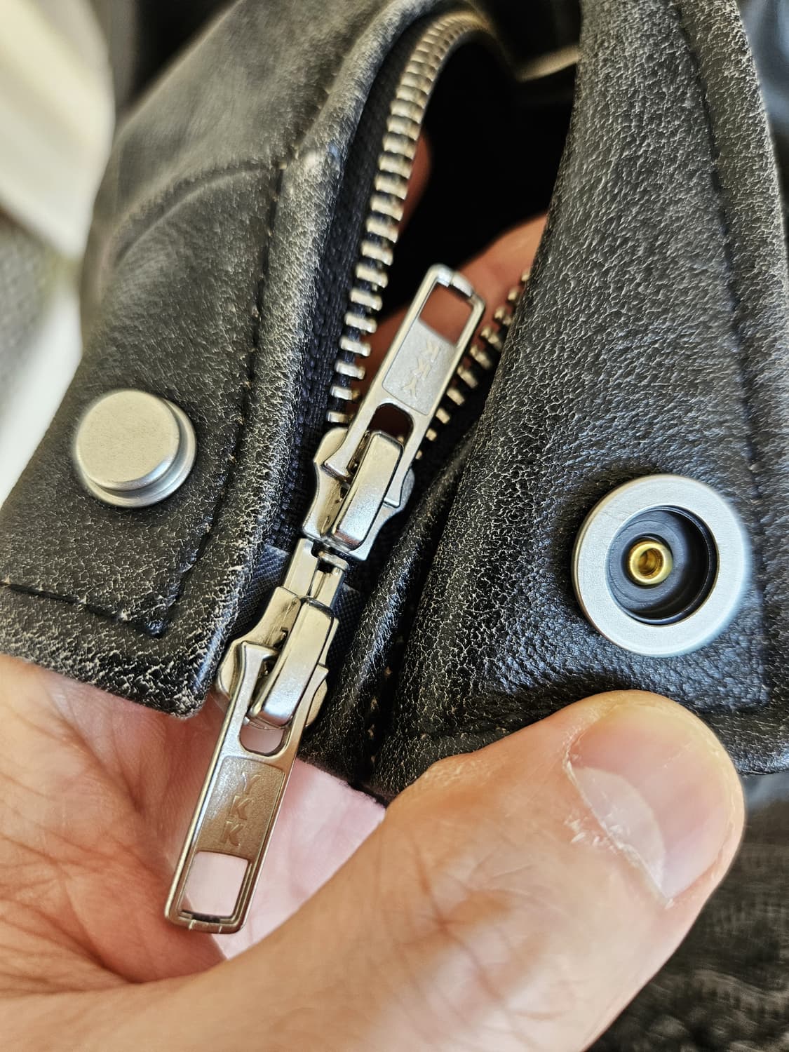 톰스벌스데이 서포트시리즈 레더 봄버 자켓 발렌시아가  상품이미지4