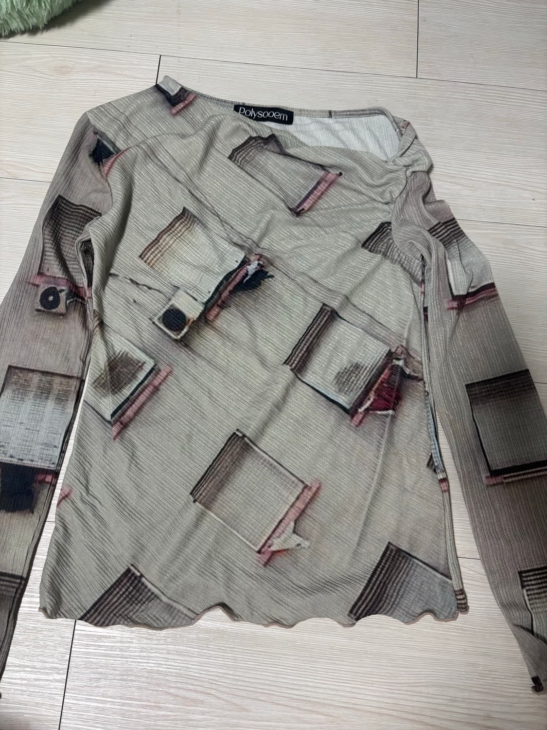폴리수엠 windows one shoulder top 상품이미지3