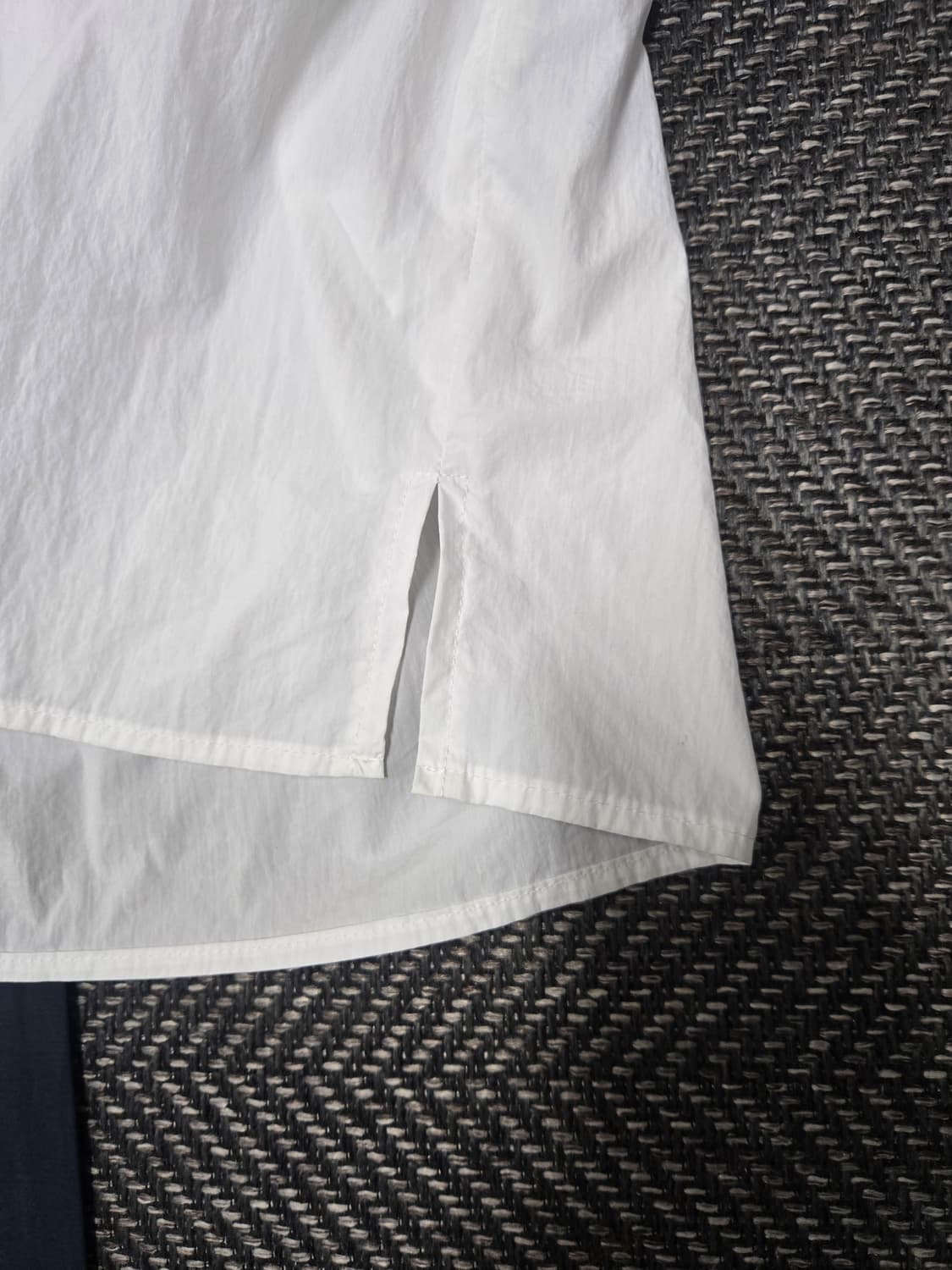 럭키슈에뜨 화이트 프릴 블라우스 반팔 상품이미지5