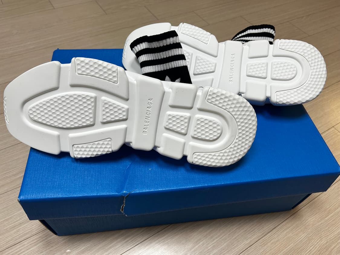 [새제품] 발렌시아가x아디다스 스피드러너 상품이미지2