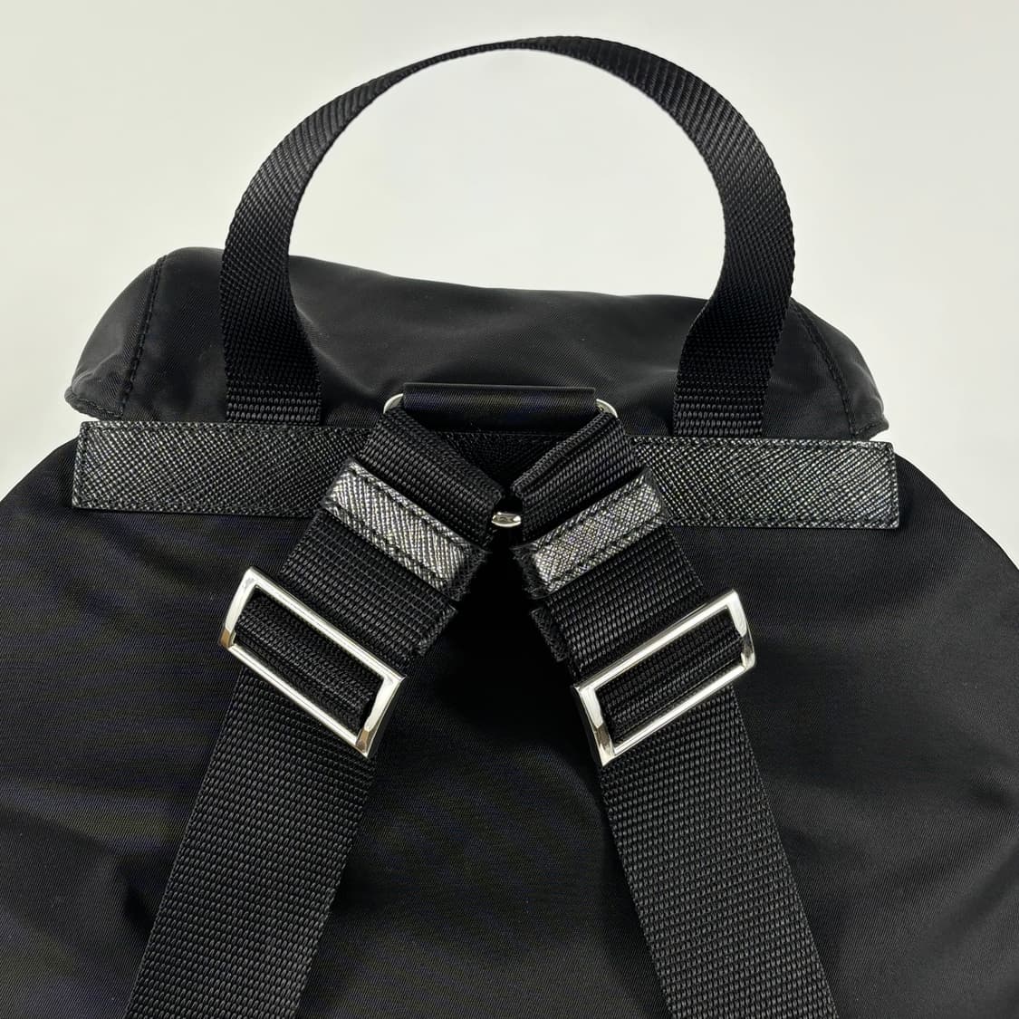 (새상품급)프라다 사피아노&리나일론 미디움 신형 백팩 상품이미지7