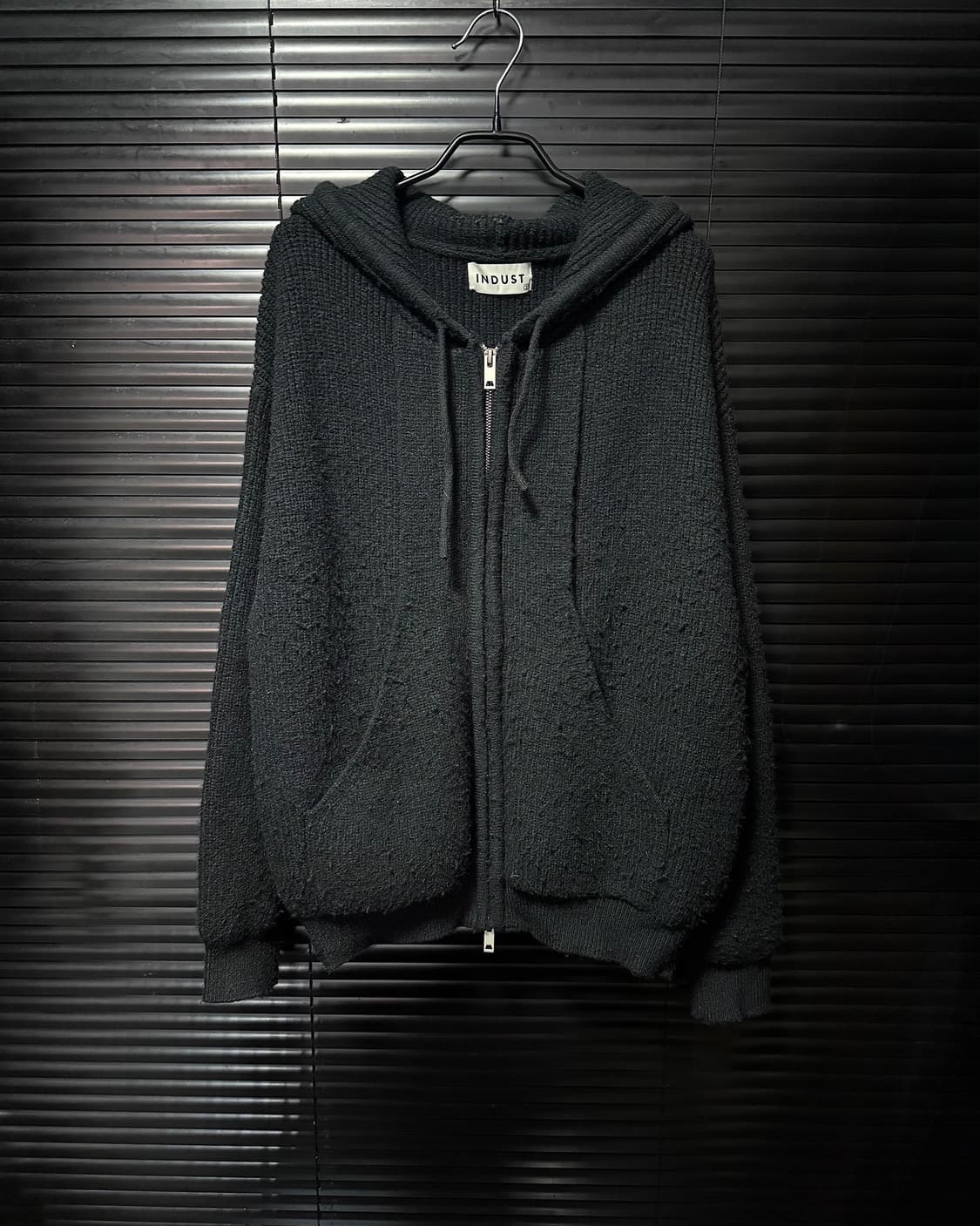 INDUST 인더스트 니트 스웨터 후드 집업 오버핏 투웨이지퍼 절개 블랙 상품이미지2