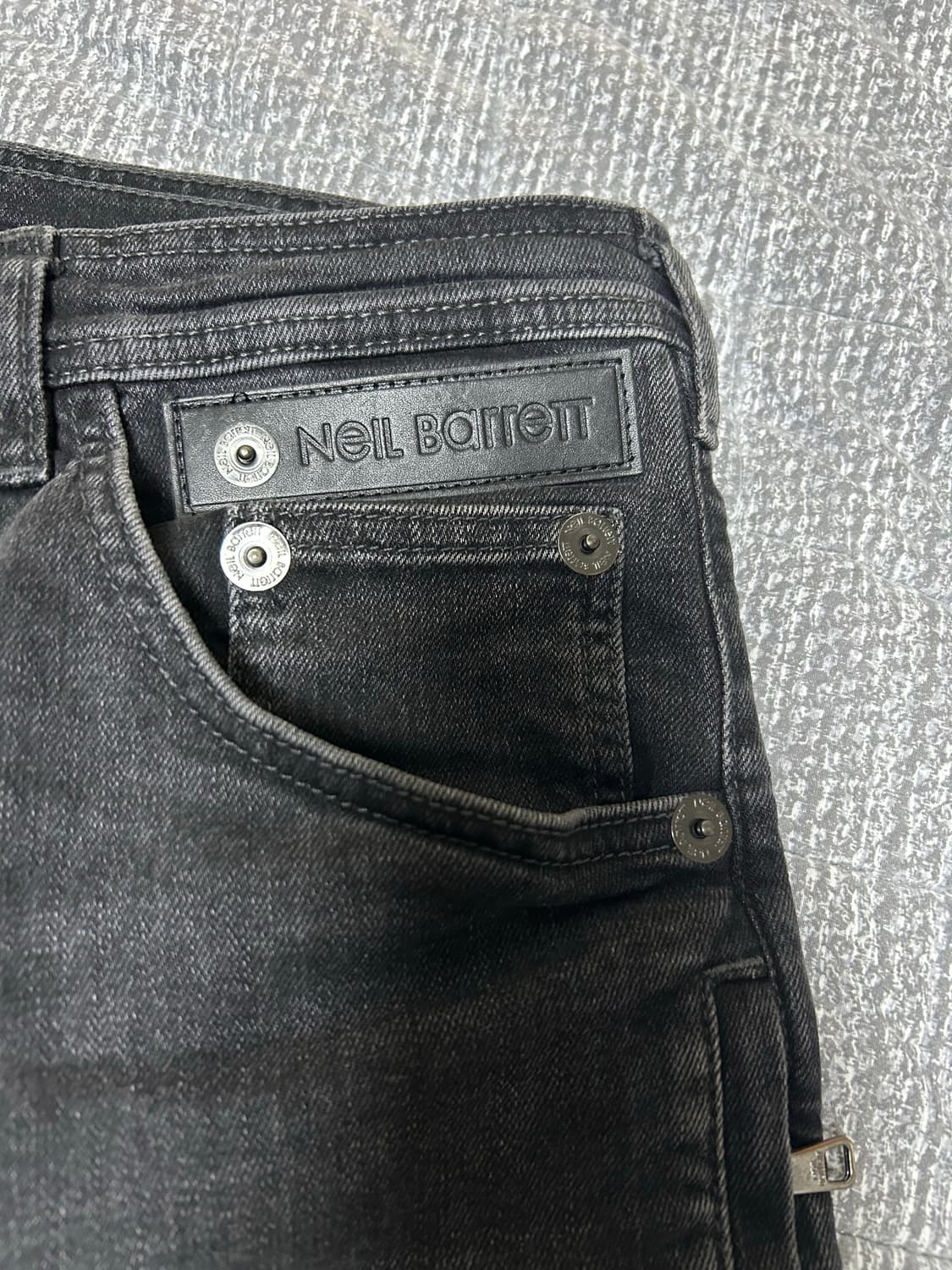 Neil Barrett 블랙진 32 (상태 최상 / 세탁 한 번도 안 함 상품이미지3