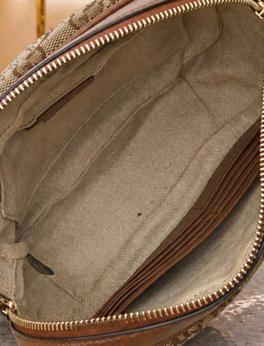 [A급] 구찌 마이크로 GG 시마 디스코백 판매합니다!!! 상품이미지4