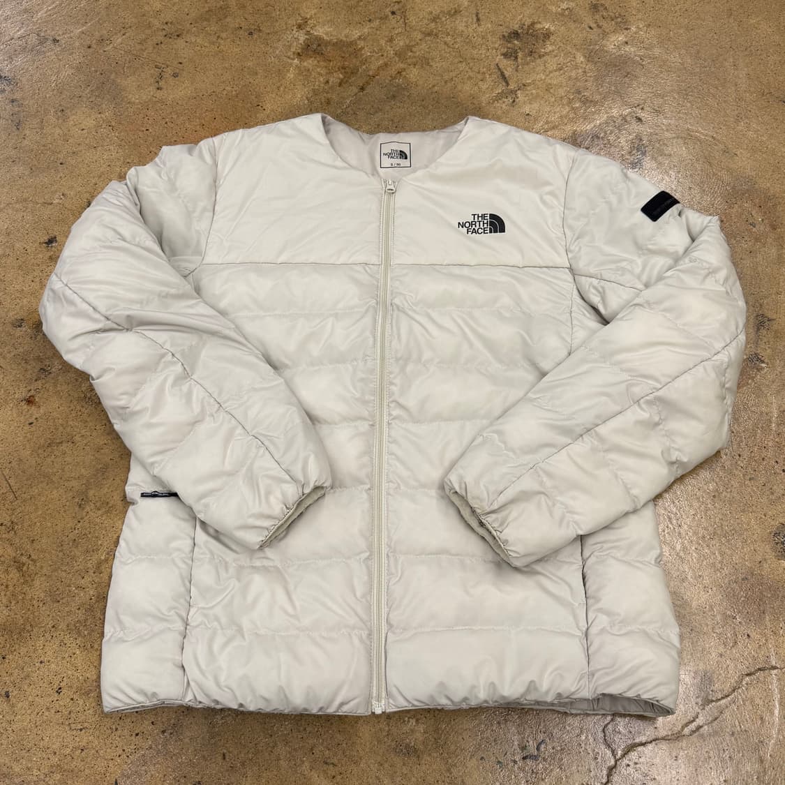 노스페이스 화이트 경량 패딩  상품이미지2