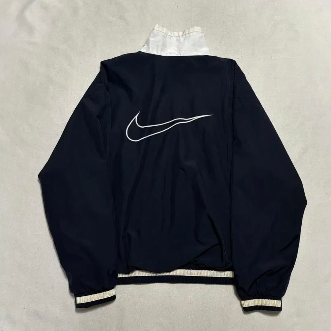 나이키 90s 올드스쿨 스우시 네이비 바람막이 상품이미지3