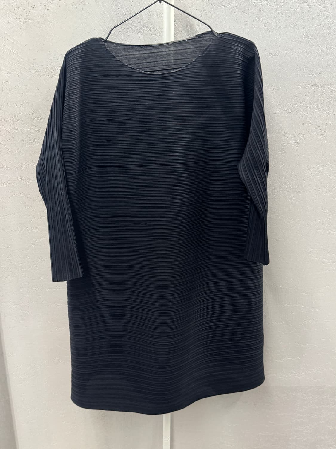 플리츠 블랙 긴팔 티셔츠  상품이미지2