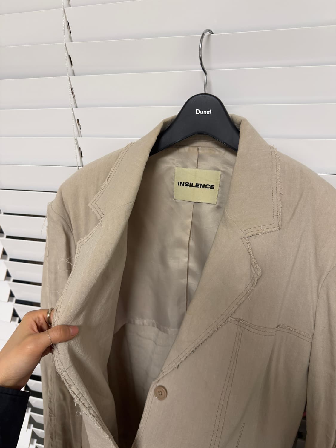 인사일런스 오버사이즈 컷오프 린넨 자켓 BEIGE 상품이미지9