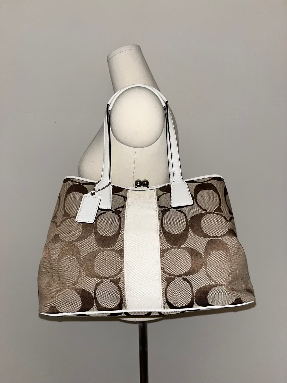 Coach white beige Shoulder bag 상품이미지2