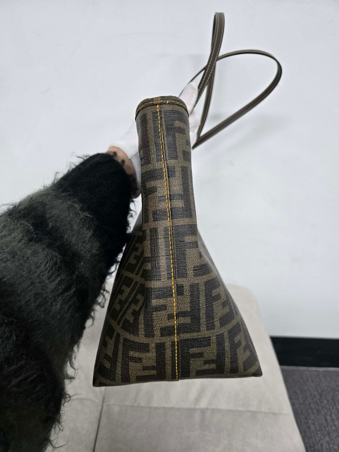 [보증서 정품] 펜디 FF 로고 토트백 상품이미지4