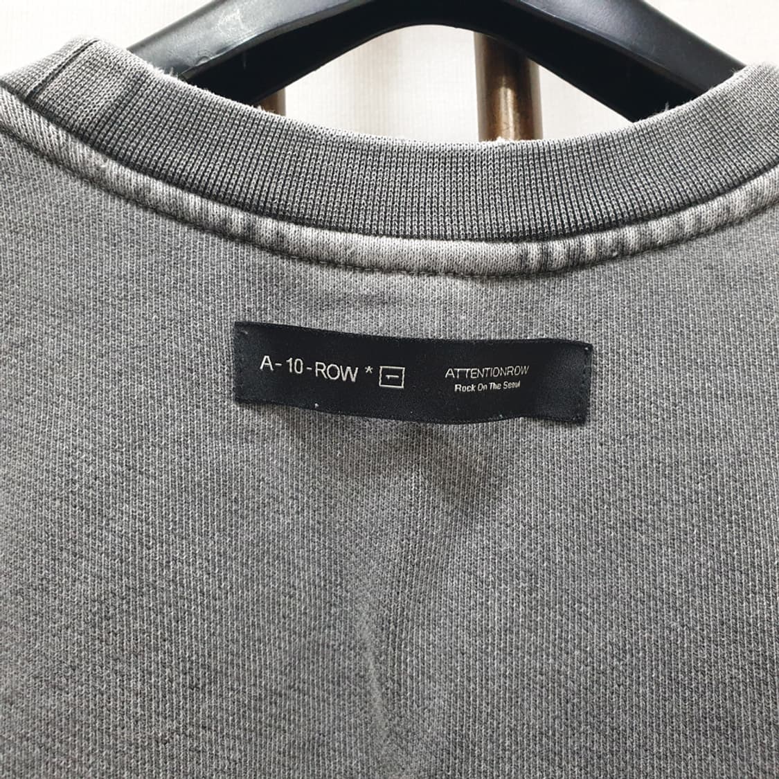 어텐션로우 A 10 ROW 피그먼트 맨투맨 1 상품이미지5