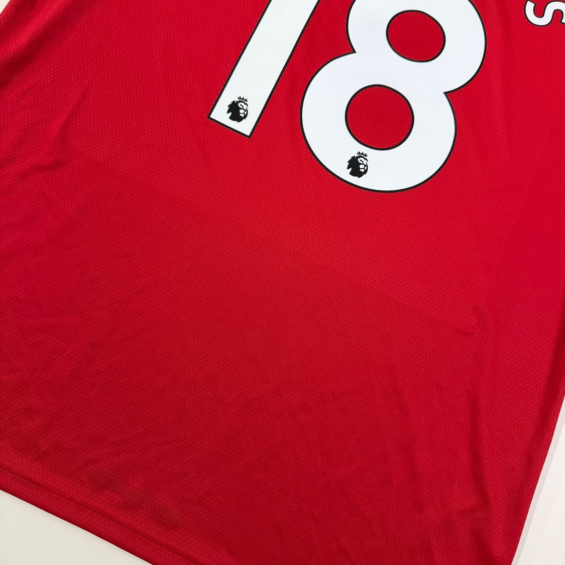 19-20 맨유 홈 브루노 페르난데스 유니폼 상품이미지3