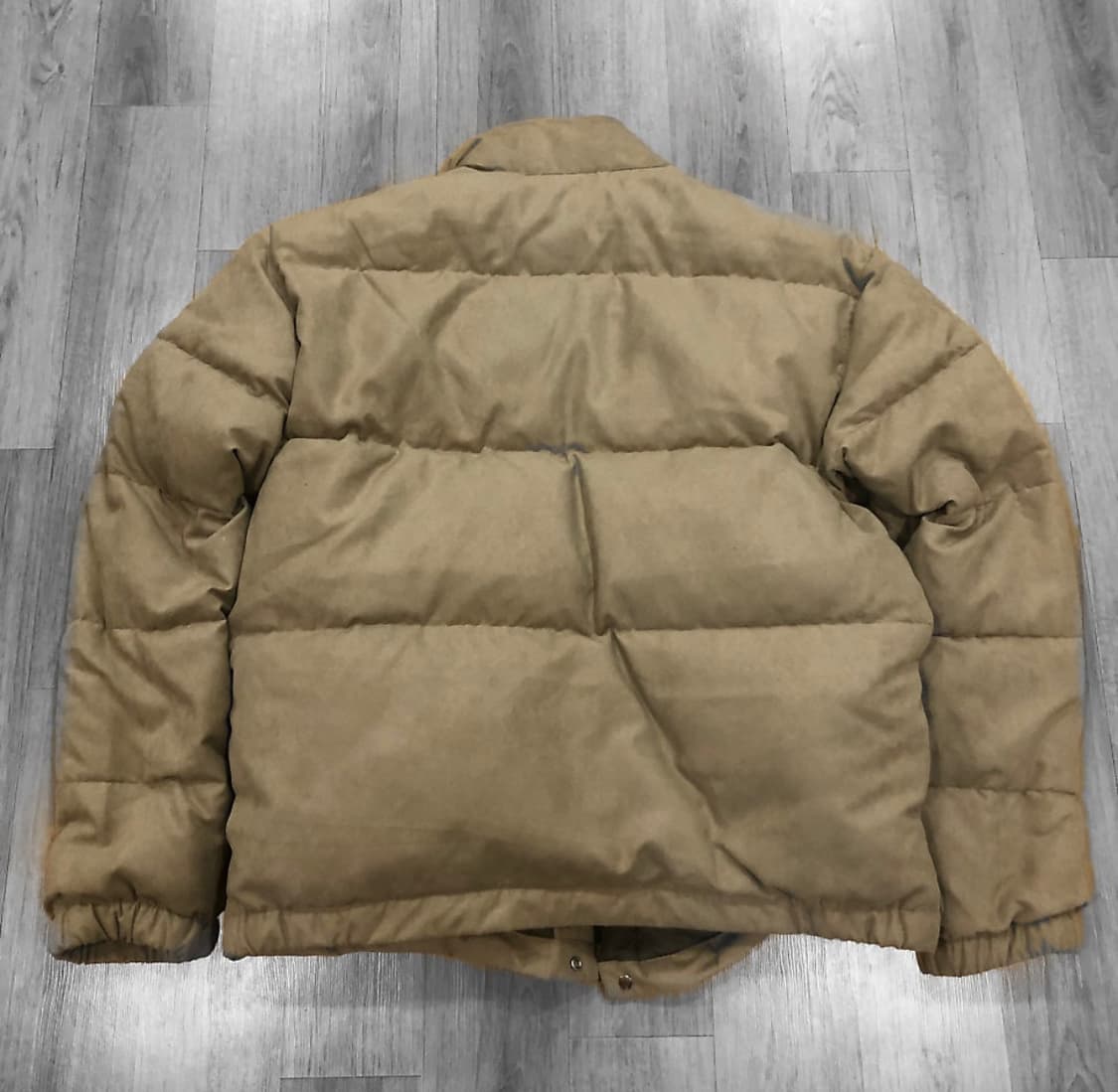 유니버셜 오버롤 스웨이드 숏 다운 자켓 베이지 상품이미지2