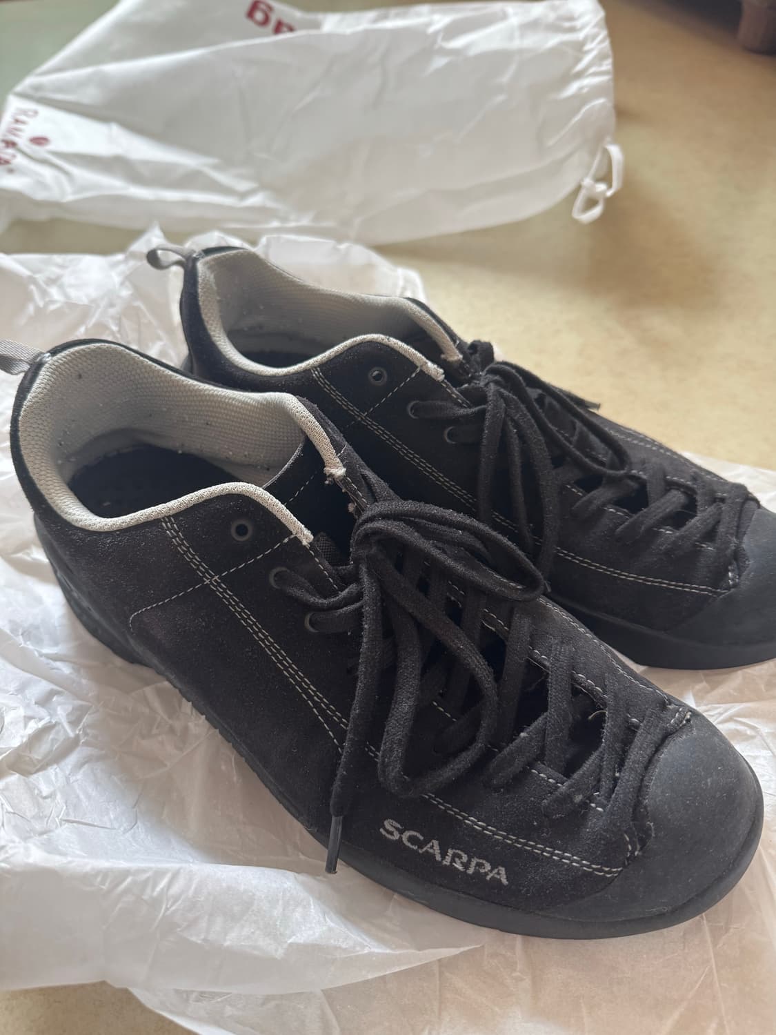 스카르파 모히또 블랙 스웨이드 44size 판매합니다! 상품이미지1