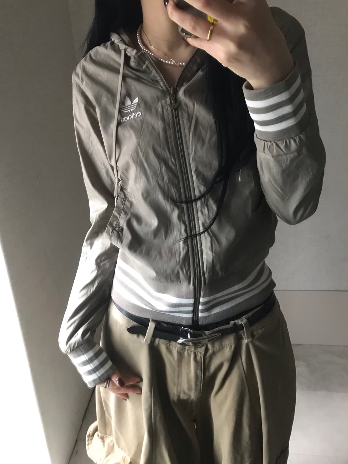 아디다스 카키 바람막이 상품이미지3