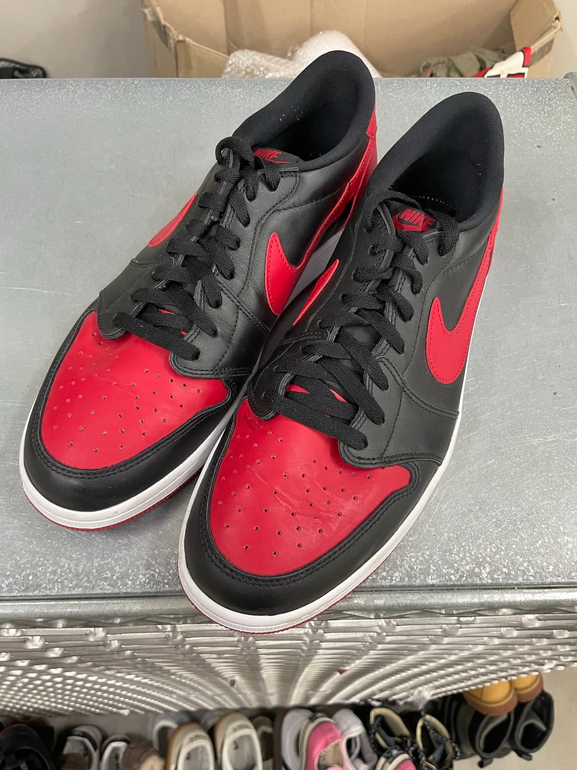 나이키 조던 1 로우 블랙 바시티 레드 300 (gr-4166) 상품이미지2