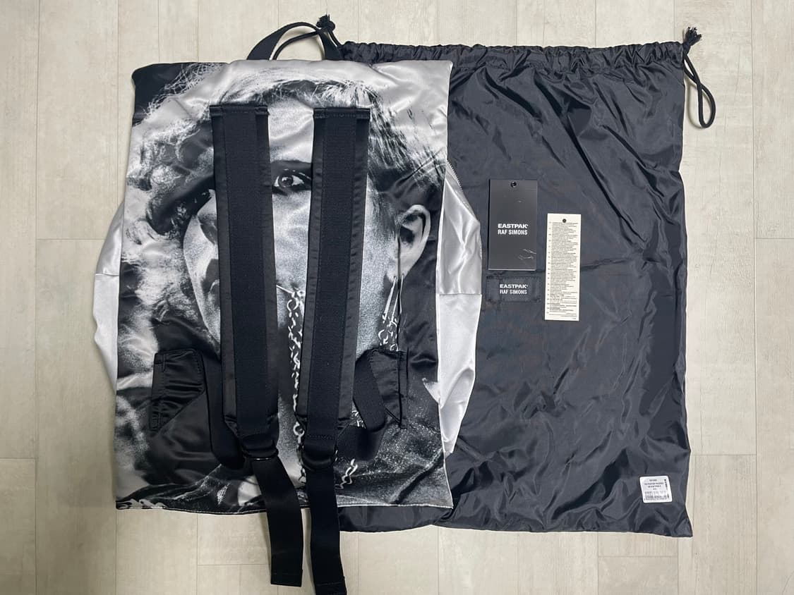 라프시몬스 이스트팩 백팩 상품이미지1
