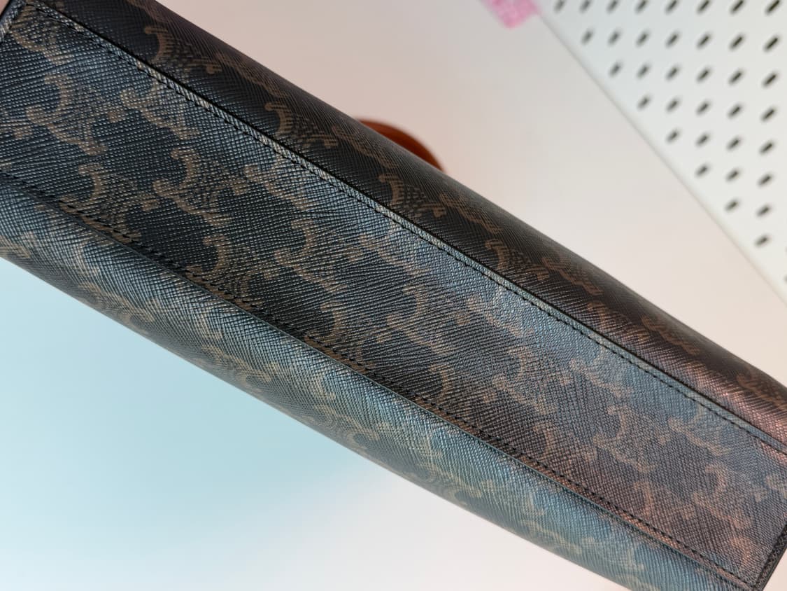 셀린느 트리오페 캔버스 토트백 탄 상품이미지4