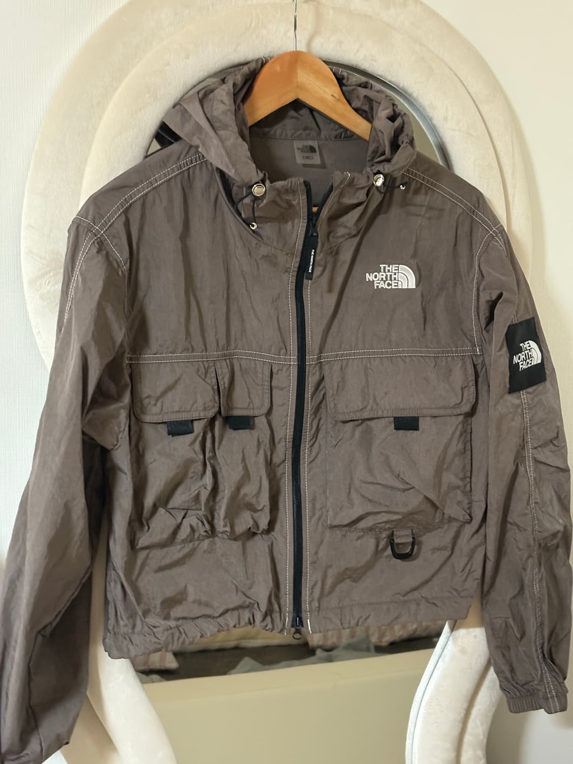 노스페이스 화이트라벨 전소미 바람막이 노스페이스 쉘던 상품이미지2