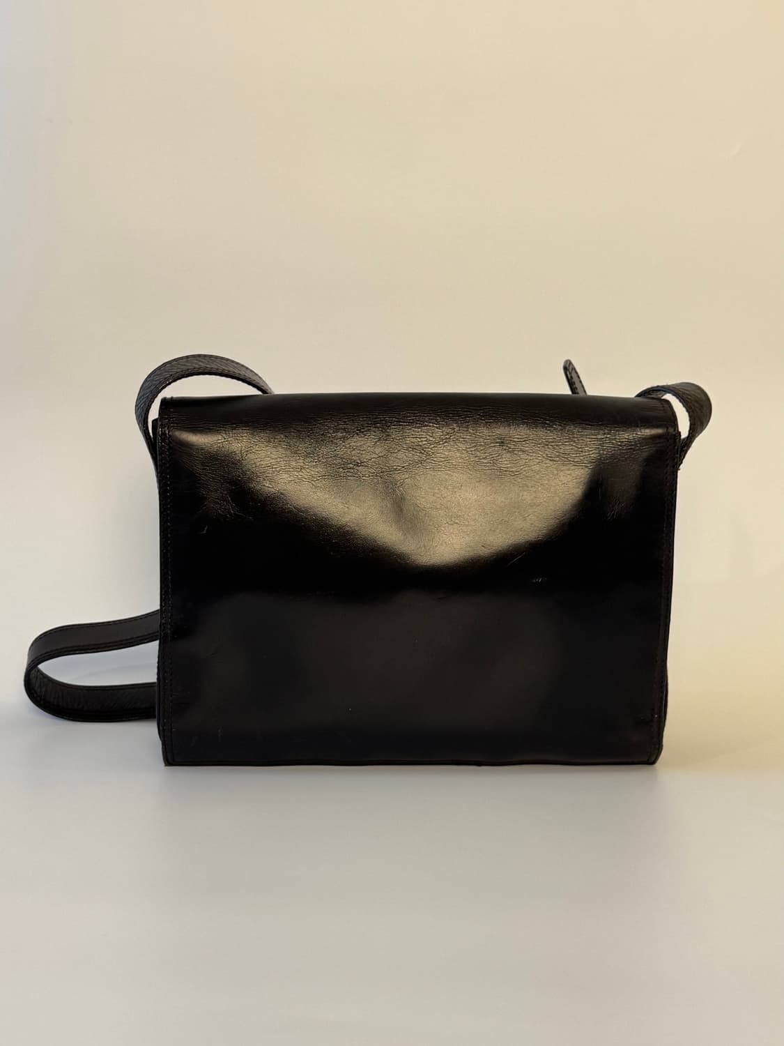 PRADA(프라다) 트라이앵글 크로스바디백 상품이미지3