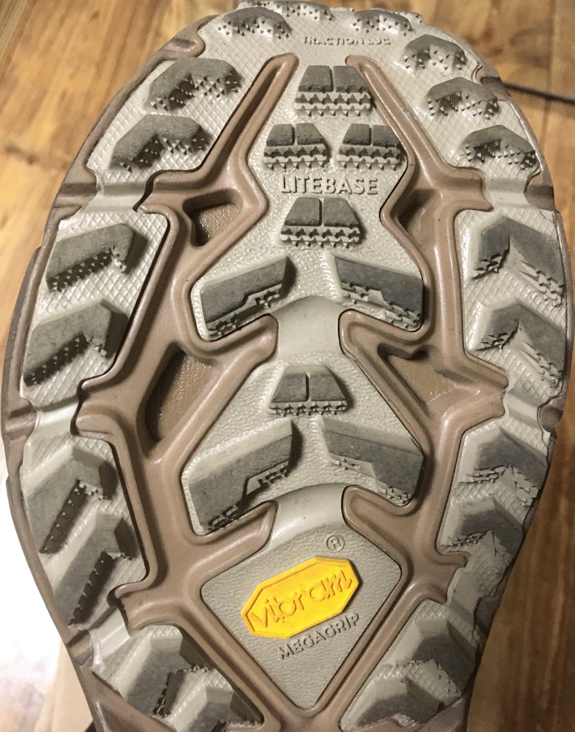 호카 새티스파이 마파테스피드4 라이트 러버 판매합니다 상품이미지8