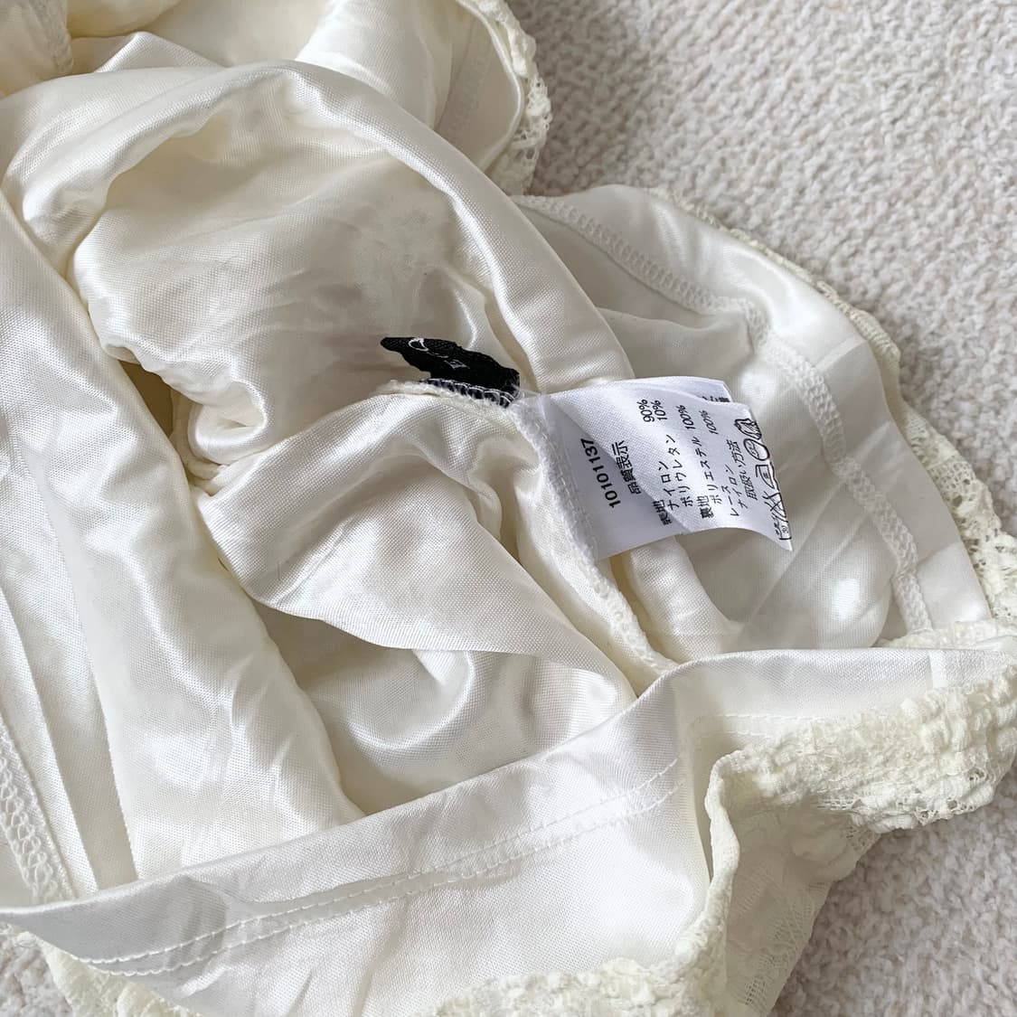 크림아이보리 레이스 ♥ v넥 슬림핏 슬리브리스 상품이미지4