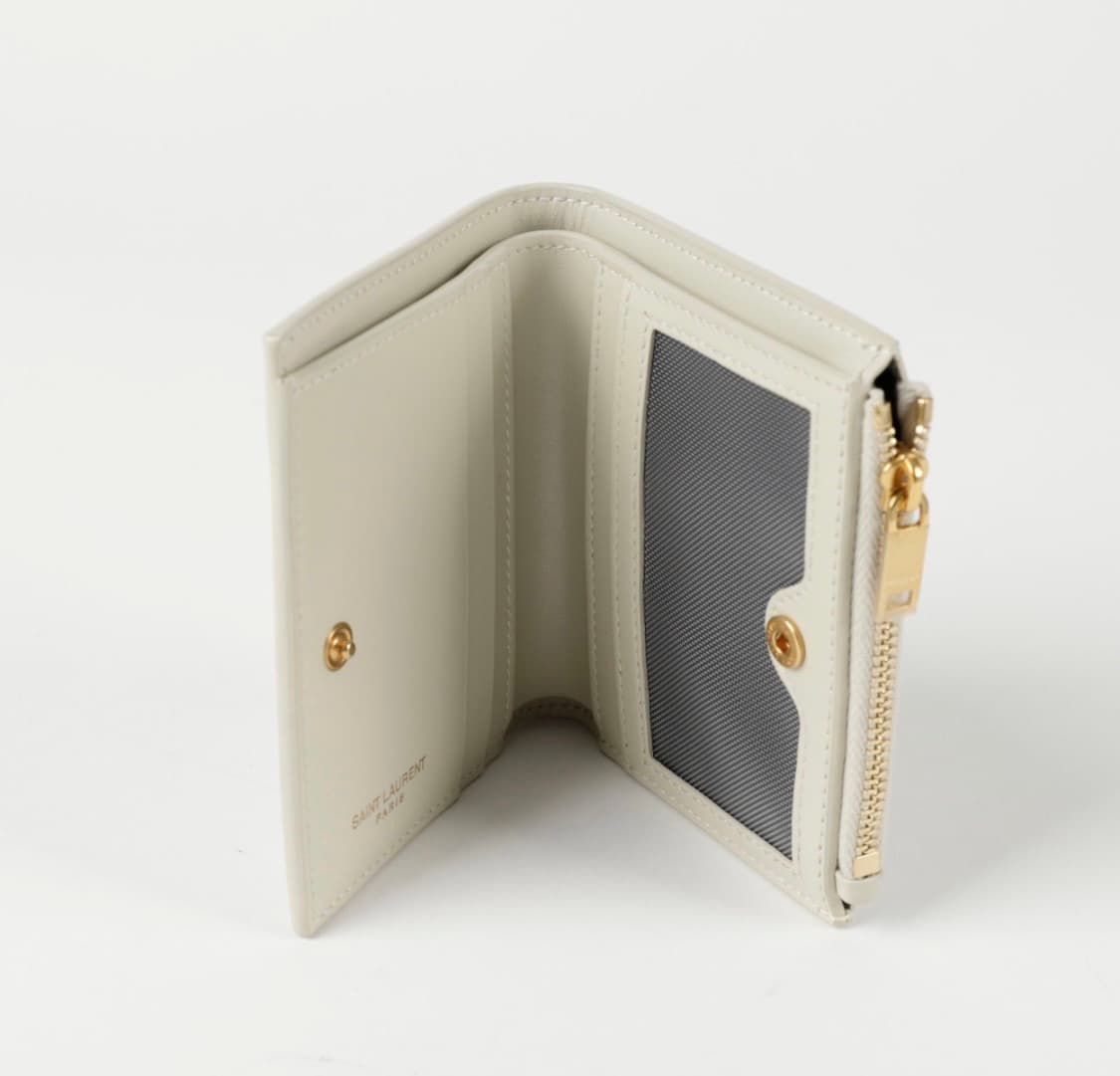생로랑 카산드라 모노그램 지퍼 카드지갑 화이트 상품이미지7
