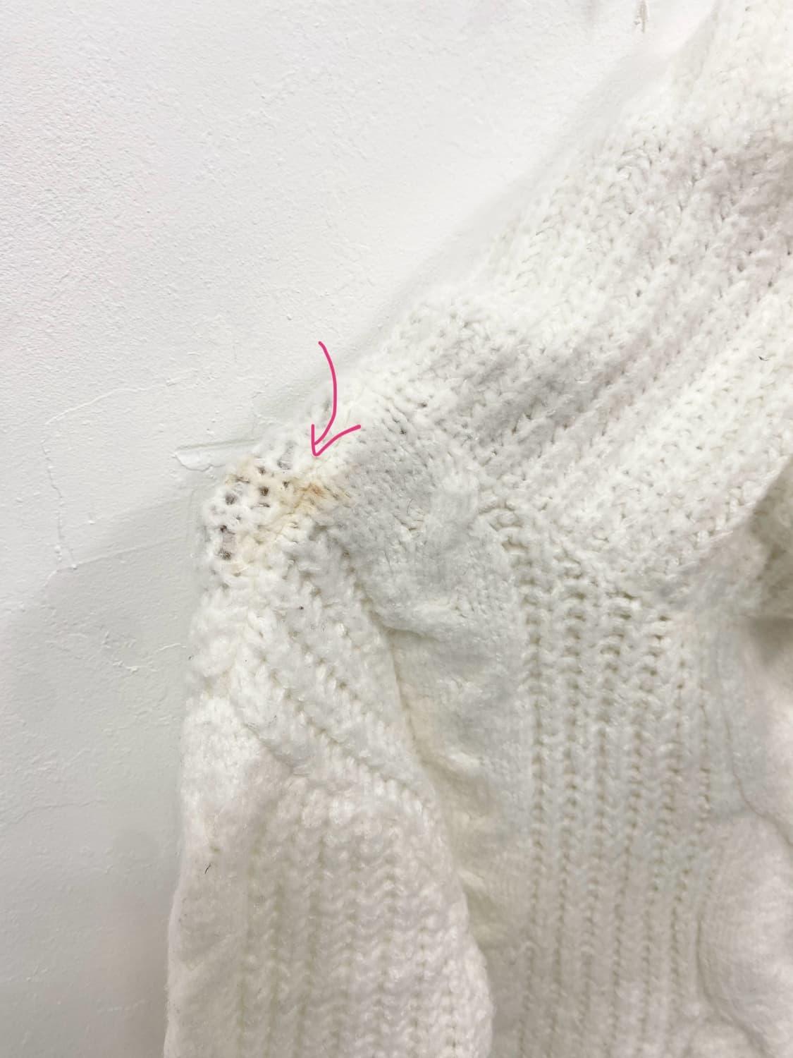 [CECIL MCBEE] 세실맥비 로걀 달천깔 오프숄더 니트 상품이미지7